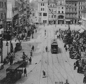 Stary Rynek w Poznaniu, historyczna pętla tramwajowa przy ratuszu, zdjęcie archiwalne